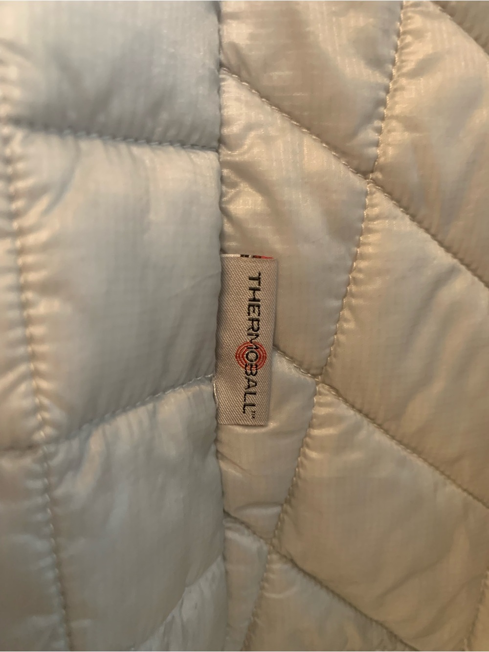 The North Face Women’s Large Lightweight Quilted Silver Puffer Jacket - Picture 10 of 10
